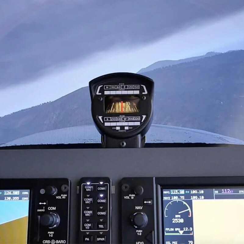 VirtualFly Composs Flight Simulation Compass: A high-quality replica of an aviation compass. It features analog backlighting, sturdy metal construction, Plug&Fly setup, USB connectivity, and compatibility with MSFS, Prepar3D, and XPlane11. Mounting is easy on any surface. Key features: full metal construction, Plug&Fly setup, adjustable backlight, customizable deviation cards, and USB connectivity.