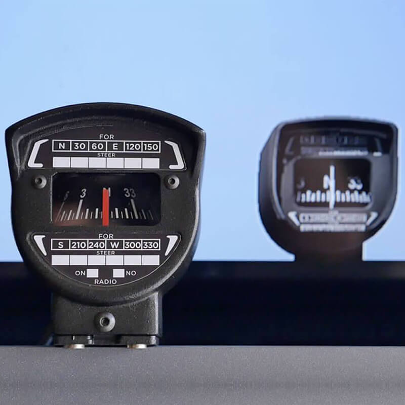 VirtualFly Composs Flight Simulation Compass: A high-quality replica of an aviation compass. It features analog backlighting, sturdy metal construction, Plug&Fly setup, USB connectivity, and compatibility with MSFS, Prepar3D, and XPlane11. Mounting is easy on any surface. Key features: full metal construction, Plug&Fly setup, adjustable backlight, customizable deviation cards, and USB connectivity.